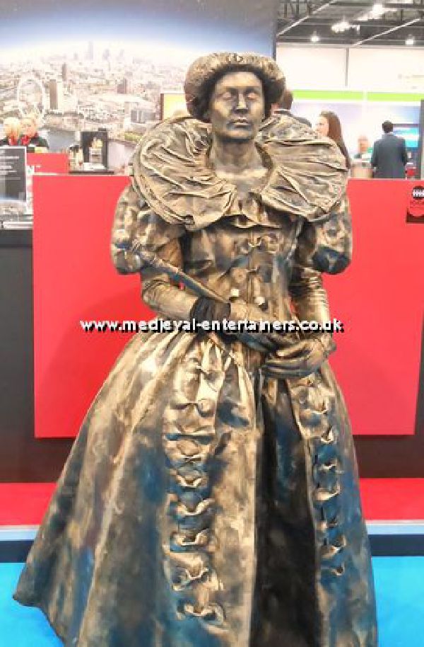 Elizabethan Human Statue Entertainer